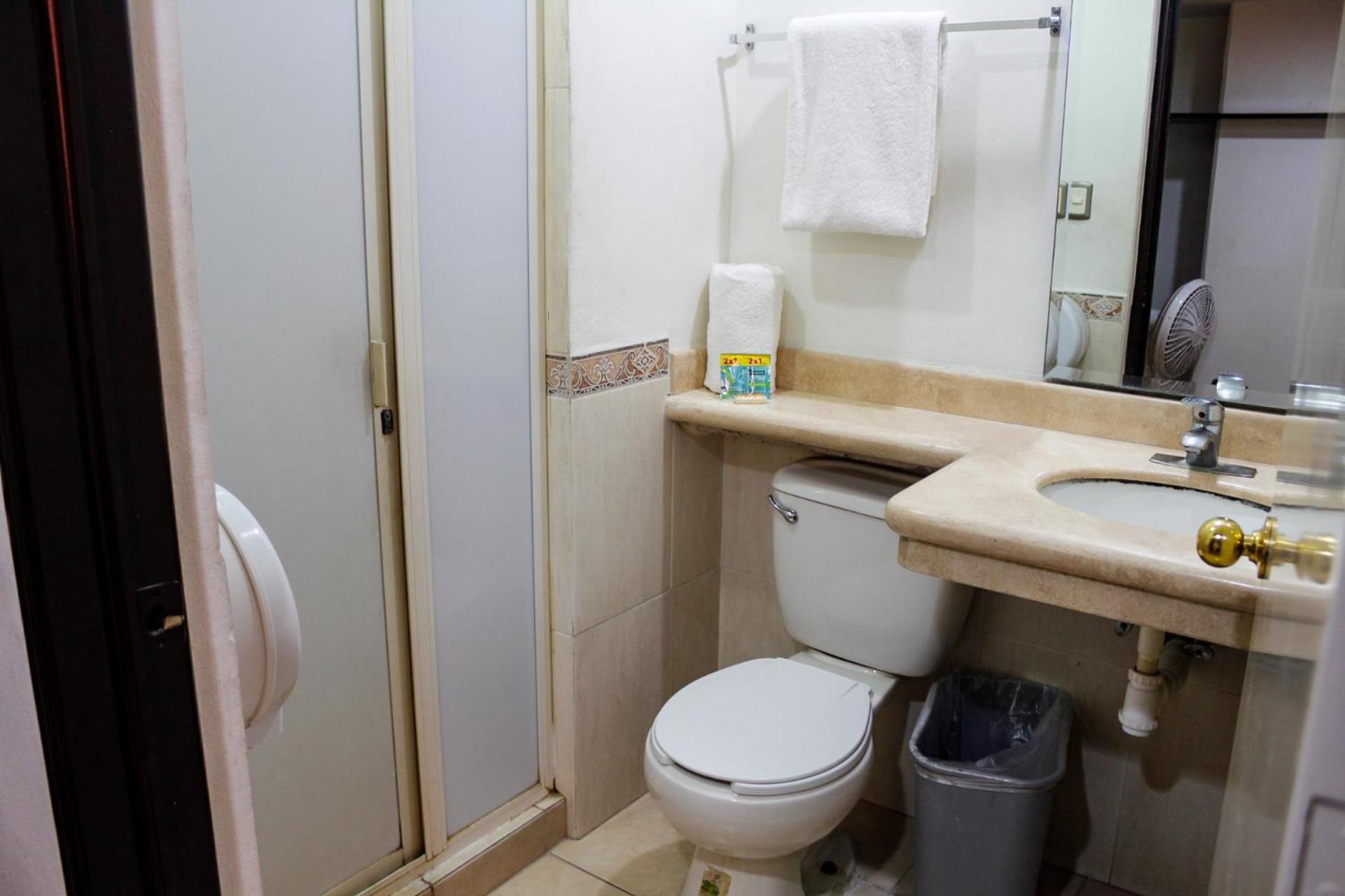 Hotel Montreal Leon Ngoại thất bức ảnh