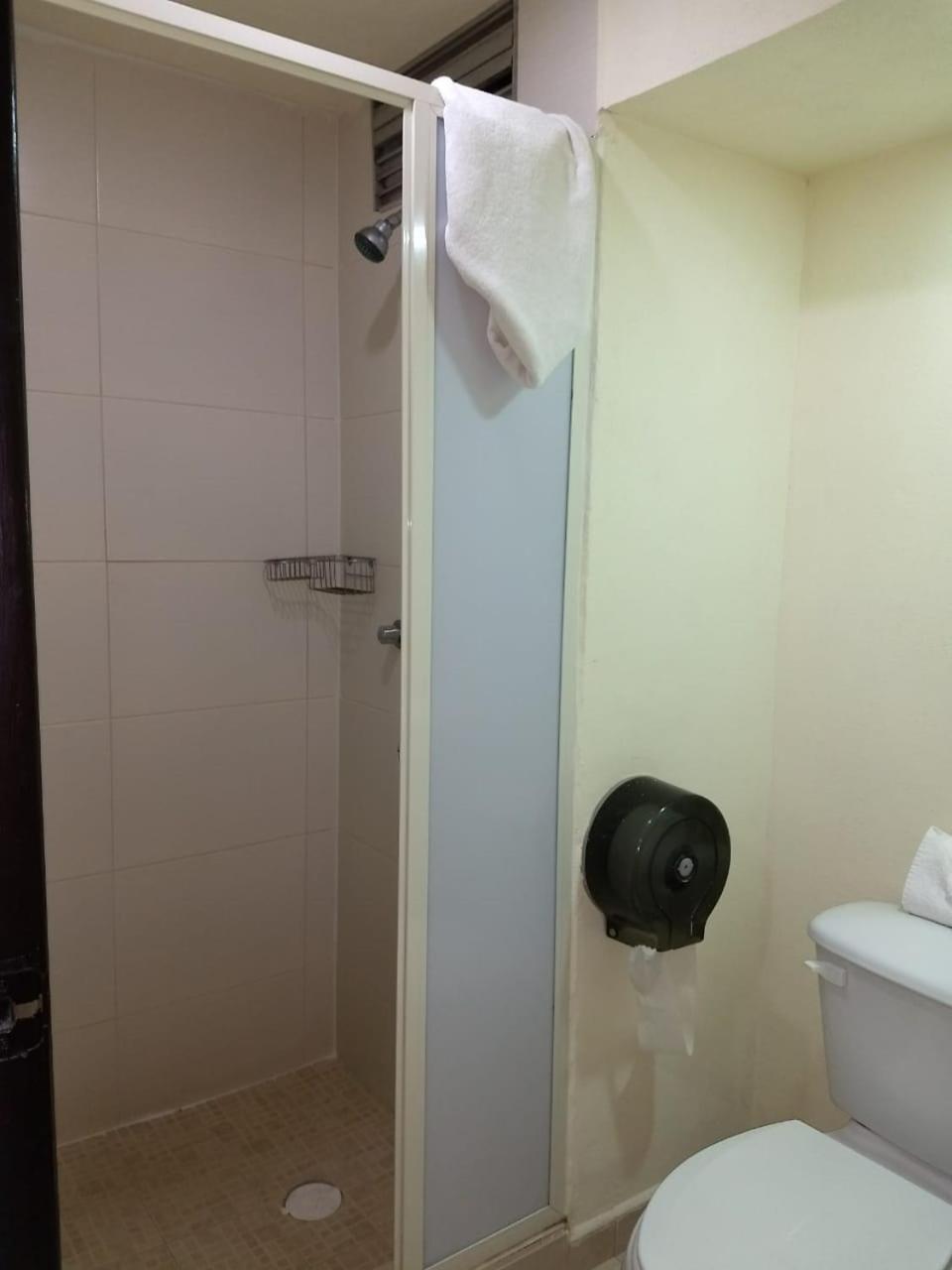 Hotel Montreal Leon Ngoại thất bức ảnh