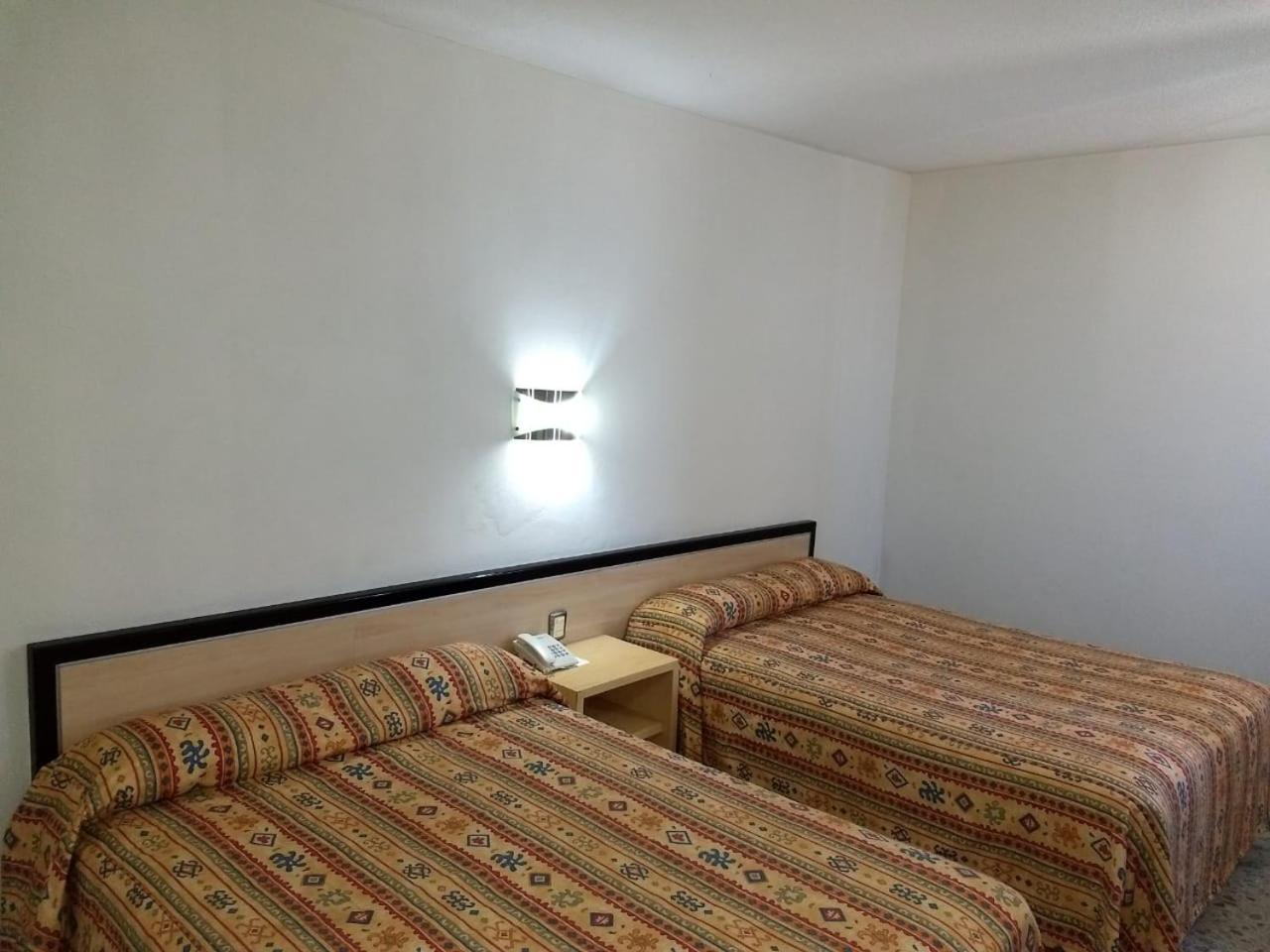 Hotel Montreal Leon Ngoại thất bức ảnh