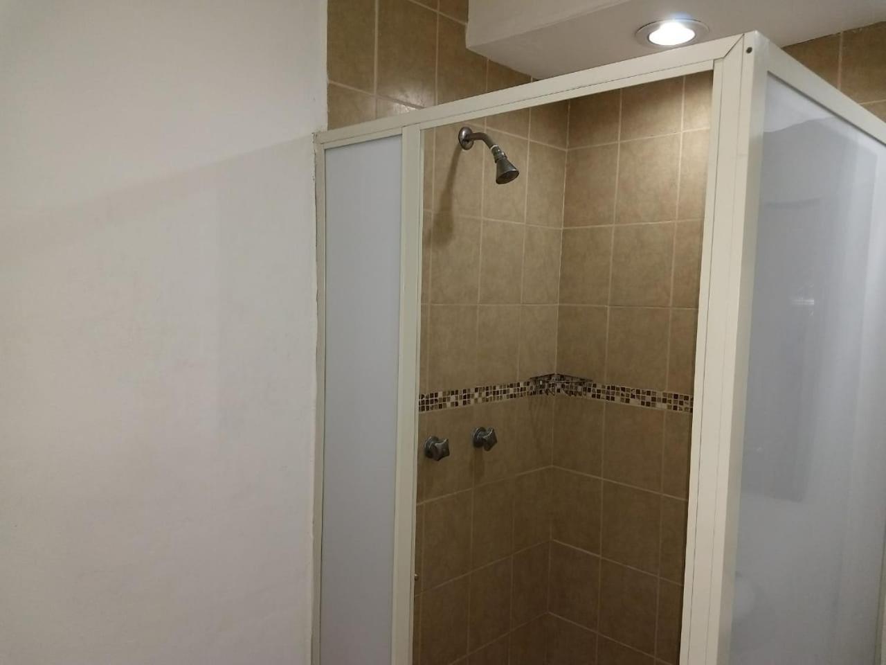 Hotel Montreal Leon Ngoại thất bức ảnh