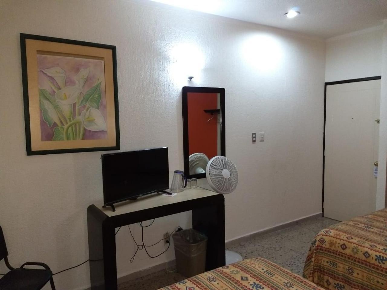 Hotel Montreal Leon Ngoại thất bức ảnh